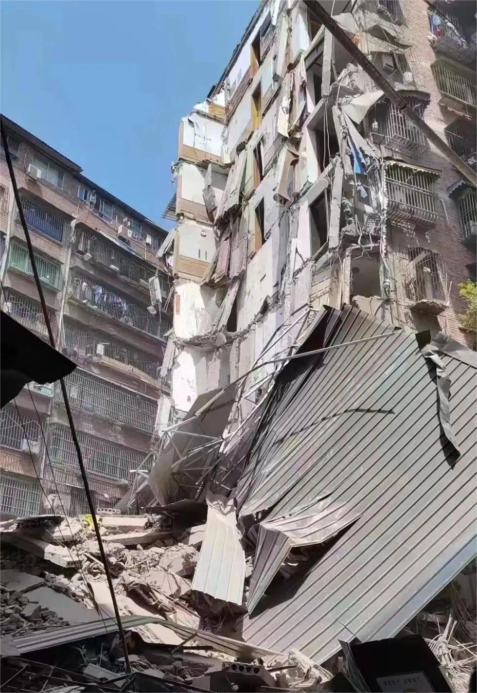 1681712920102526.jpg 塌房.jpg